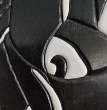 Laden Sie das Bild in den Galerie-Viewer, POXY Handarbeit Intarsia Holzbild Tänzerin