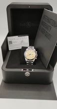 Laden Sie das Bild in den Galerie-Viewer, HAU Bell & Ross BR V294 Military Beige Chronograph NEU! Verklebt
