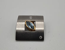 Laden Sie das Bild in den Galerie-Viewer, Platinanhänger mit Aquamarin und Brillanten