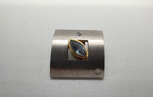 Laden Sie das Bild in den Galerie-Viewer, Platinanhänger mit Aquamarin und Brillanten