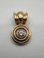 Laden Sie das Bild in den Galerie-Viewer, Brillantanhänger mit 0,34ct Solitär in 14 Karat Gelbgold