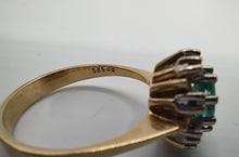 Laden Sie das Bild in den Galerie-Viewer, Smaragdring in 14 Karat Gelbgold
