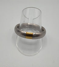 Laden Sie das Bild in den Galerie-Viewer, Herrenring mit Brillantsplitter in 950 Platin mit 18 Karat Gelbgoldinlay