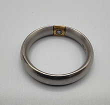 Laden Sie das Bild in den Galerie-Viewer, Herrenring mit Brillantsplitter in 950 Platin mit 18 Karat Gelbgoldinlay