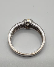 Laden Sie das Bild in den Galerie-Viewer, Solitärring mit 0,475ct in 14 Karat Weißgold