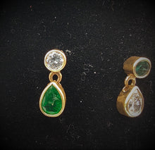 Laden Sie das Bild in den Galerie-Viewer, Brillantohrstecker mit Smaragden in 14 Karat Gelbgold