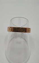 Laden Sie das Bild in den Galerie-Viewer, CARTIER Lovering Original in 18 Karat Rotgold