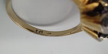 Laden Sie das Bild in den Galerie-Viewer, Amethystring mit Brillantsplittern in 14 Karat Gelbgold