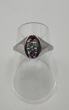 Laden Sie das Bild in den Galerie-Viewer, Brillantring (0,25ct) mit Rubinen in 8 Karat Weißgold