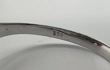 Laden Sie das Bild in den Galerie-Viewer, Brillantring (0,25ct) mit Rubinen in 8 Karat Weißgold