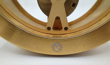 Laden Sie das Bild in den Galerie-Viewer, Tischuhr MATTHEW NORMAN MESSING